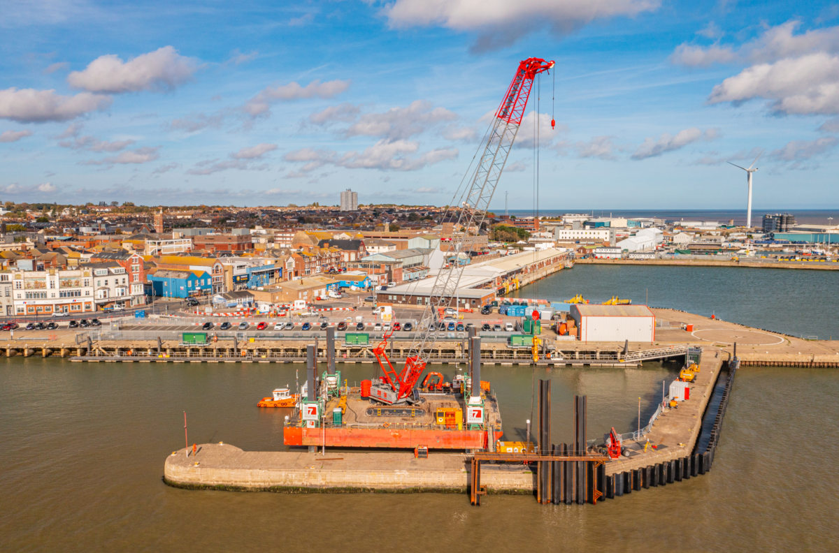 RED7MARINE COMPLETES £2M CONTRACT FOR THE DESIGN AND BUILD OF NEW RIVER WALL TO PROTECT ABP’S SLADDENS PIER